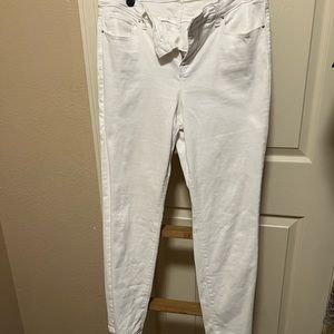 Style & Co. Curvy Skinny Leg Pant Size 12 White